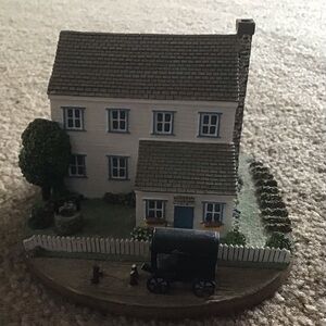 The Danbury Mint Amish Heritage Collection "The Amish Farmhouse" Sculpture 1994